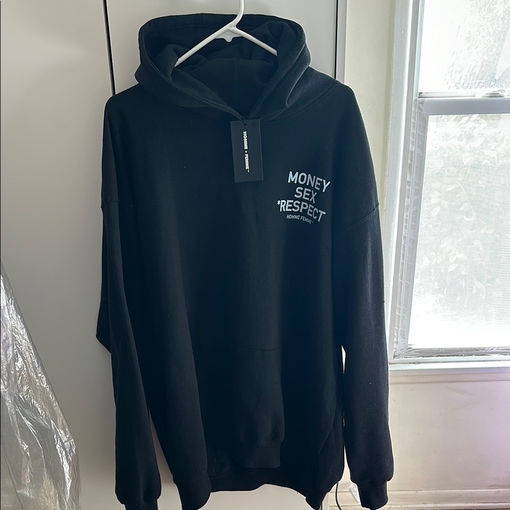 Homme Femme Black Hoodie/Baby Blue Graphic